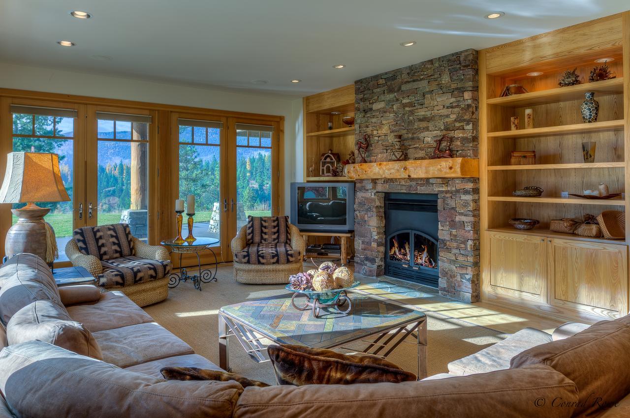 The Lodge At Trout Creek Bed And Breakfast Bagian luar foto