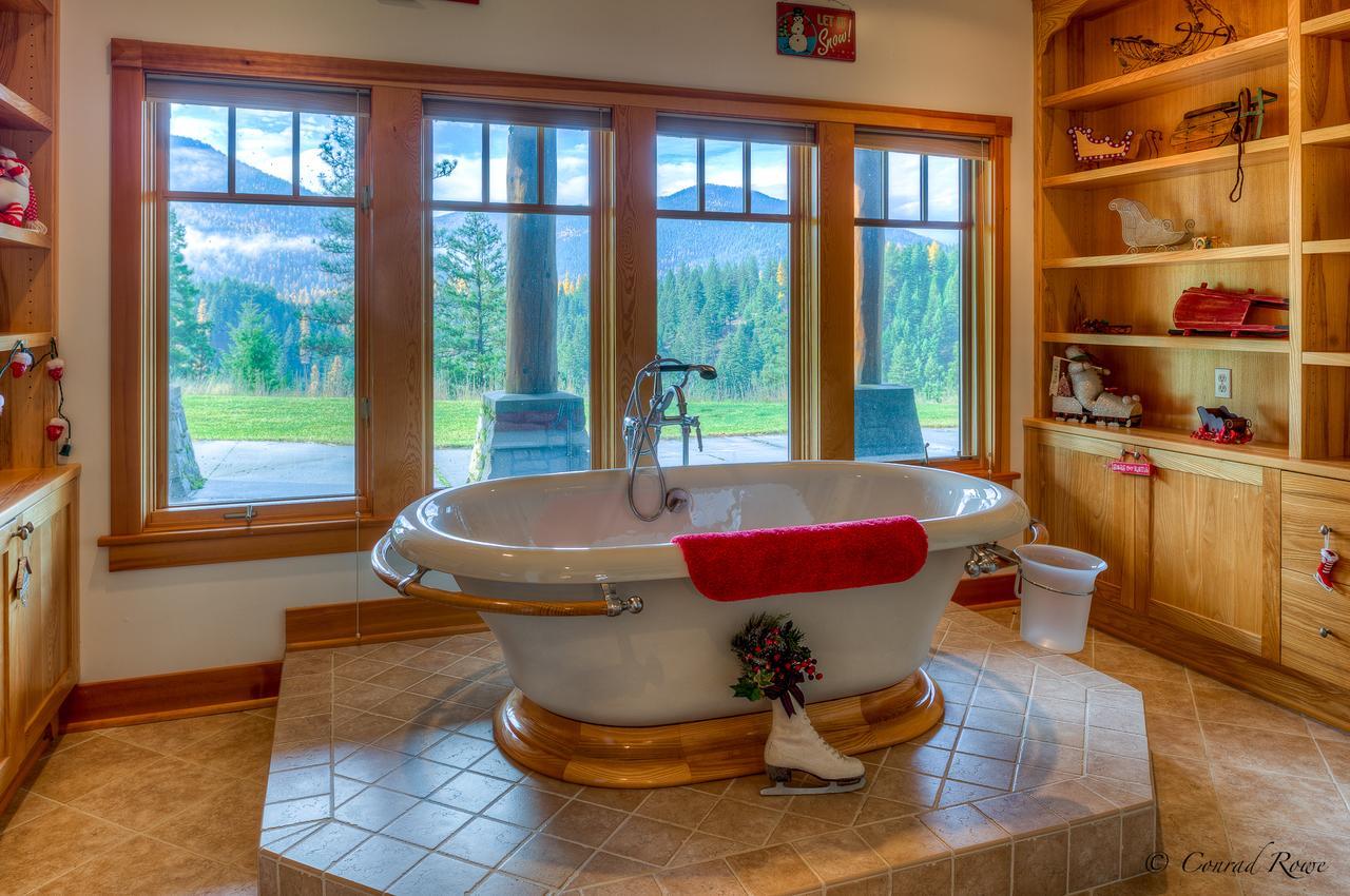 The Lodge At Trout Creek Bed And Breakfast Bagian luar foto