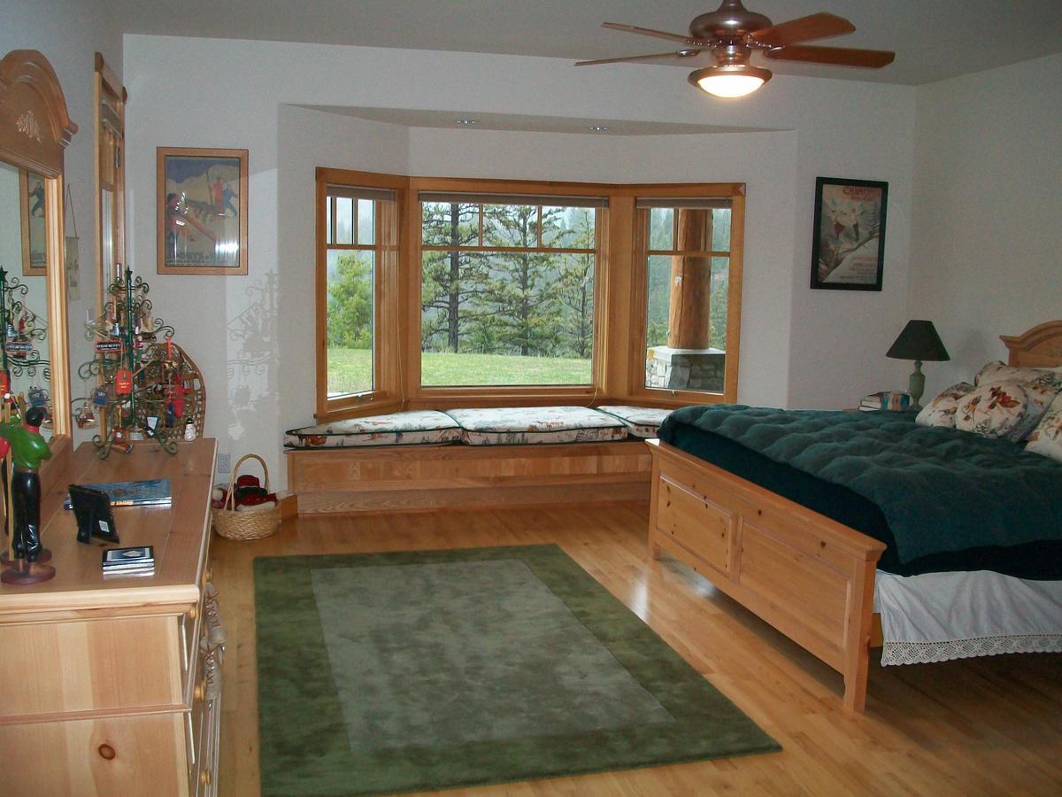 The Lodge At Trout Creek Bed And Breakfast Bagian luar foto